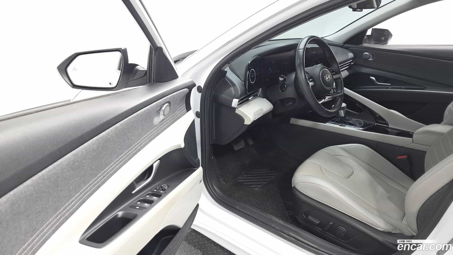 AVANTE Hyundai 2022.4-INNER-010