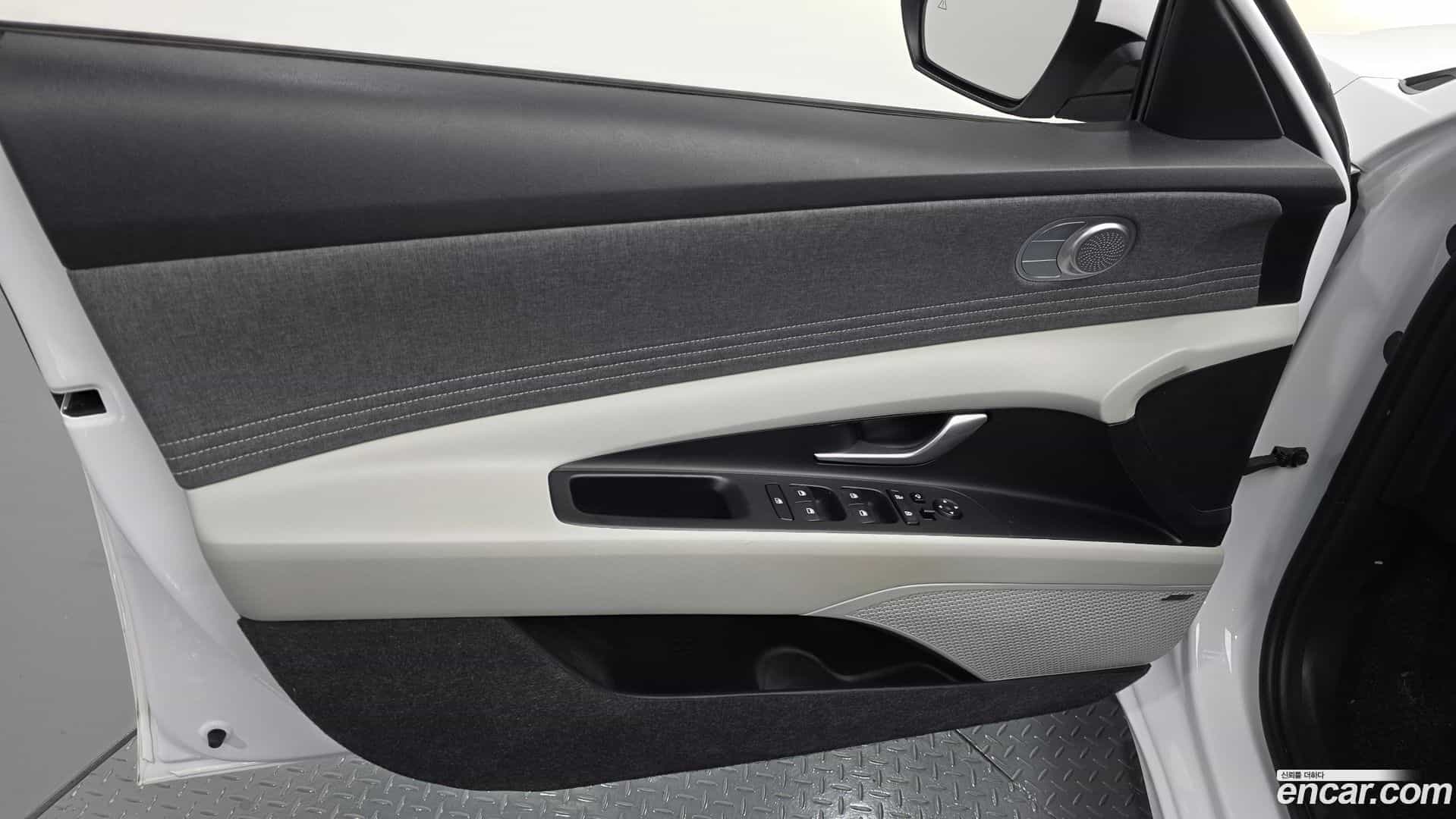 AVANTE Hyundai 2022.4-OPTION-043