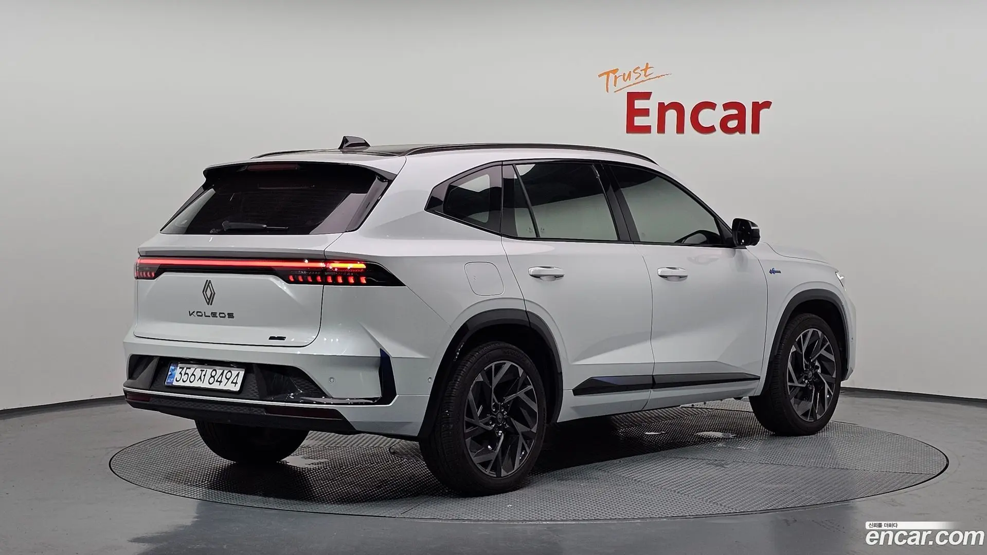 Main__Slider__Photo:Grand Koleos Renault Korea 2024.8-1