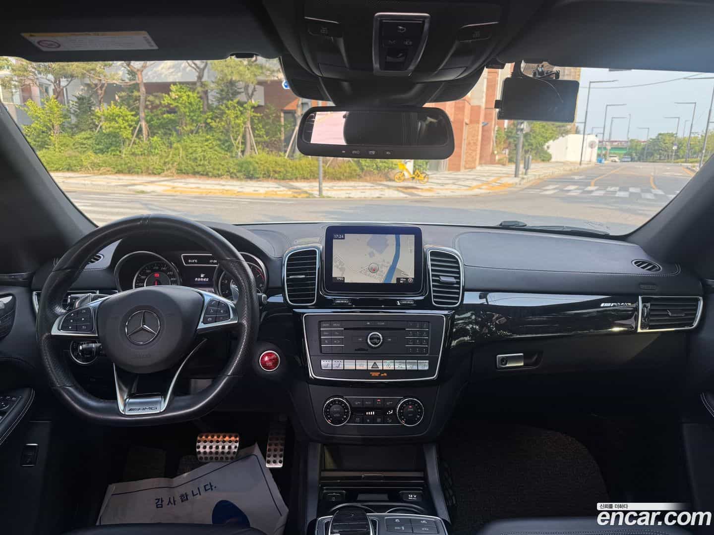 GLE-Class Mercedes-Benz 2016.11-INNER-008