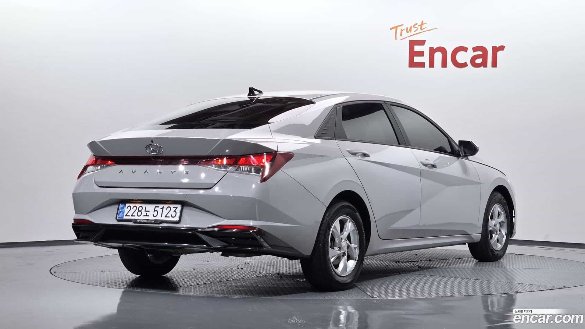 AVANTE Hyundai 2022.6-OUTER-002