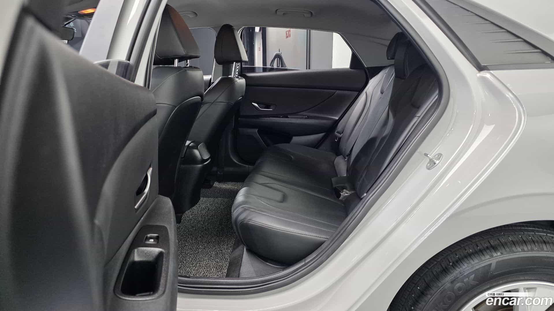 AVANTE Hyundai 2022.6-OPTION-016
