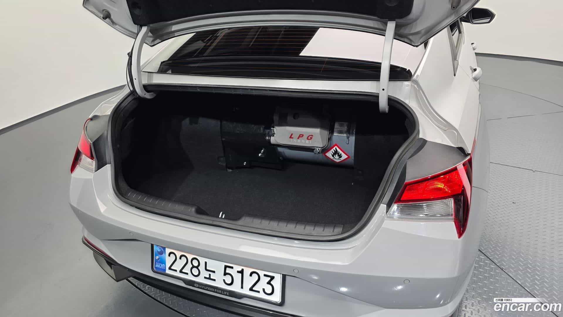 AVANTE Hyundai 2022.6-OPTION-024