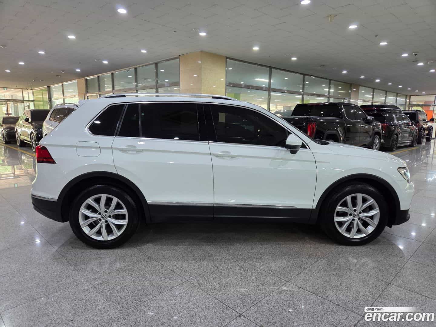 Tiguan Volkswagen 2018.5-OUTER-005