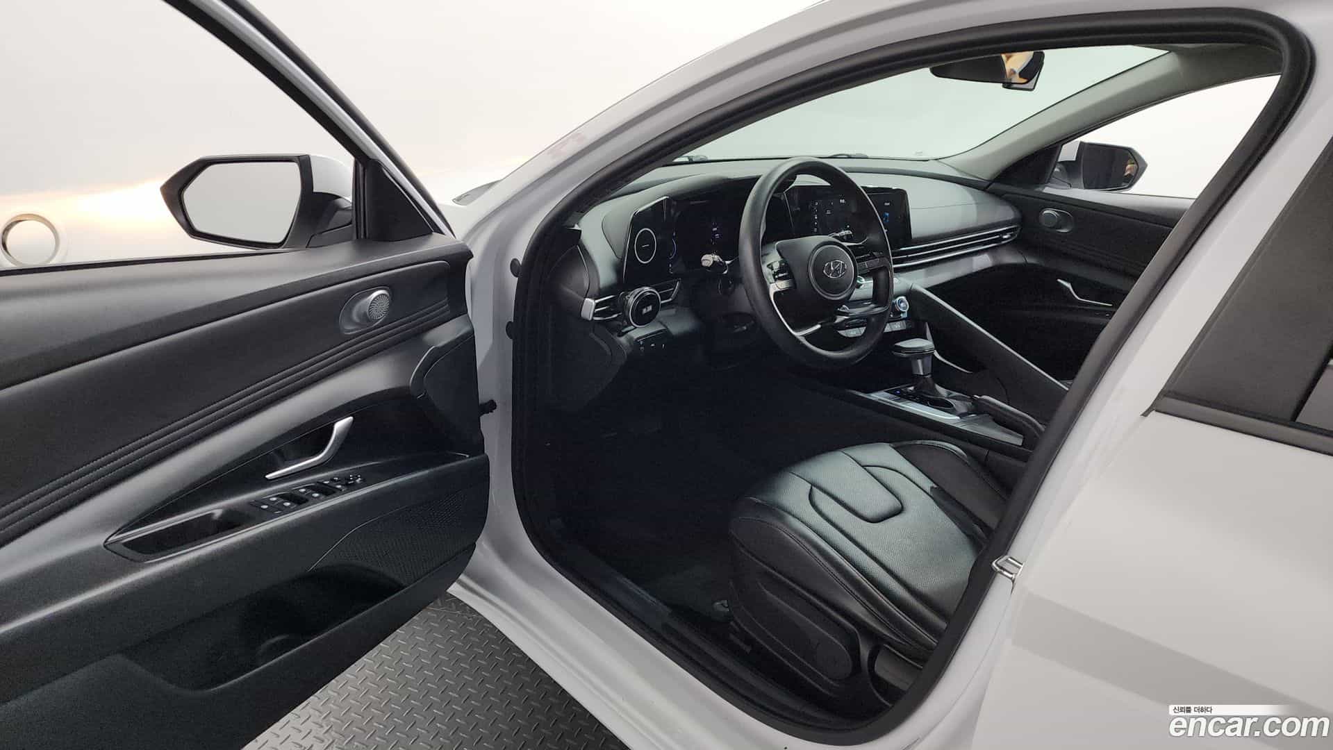 AVANTE Hyundai 2020.4-INNER-010