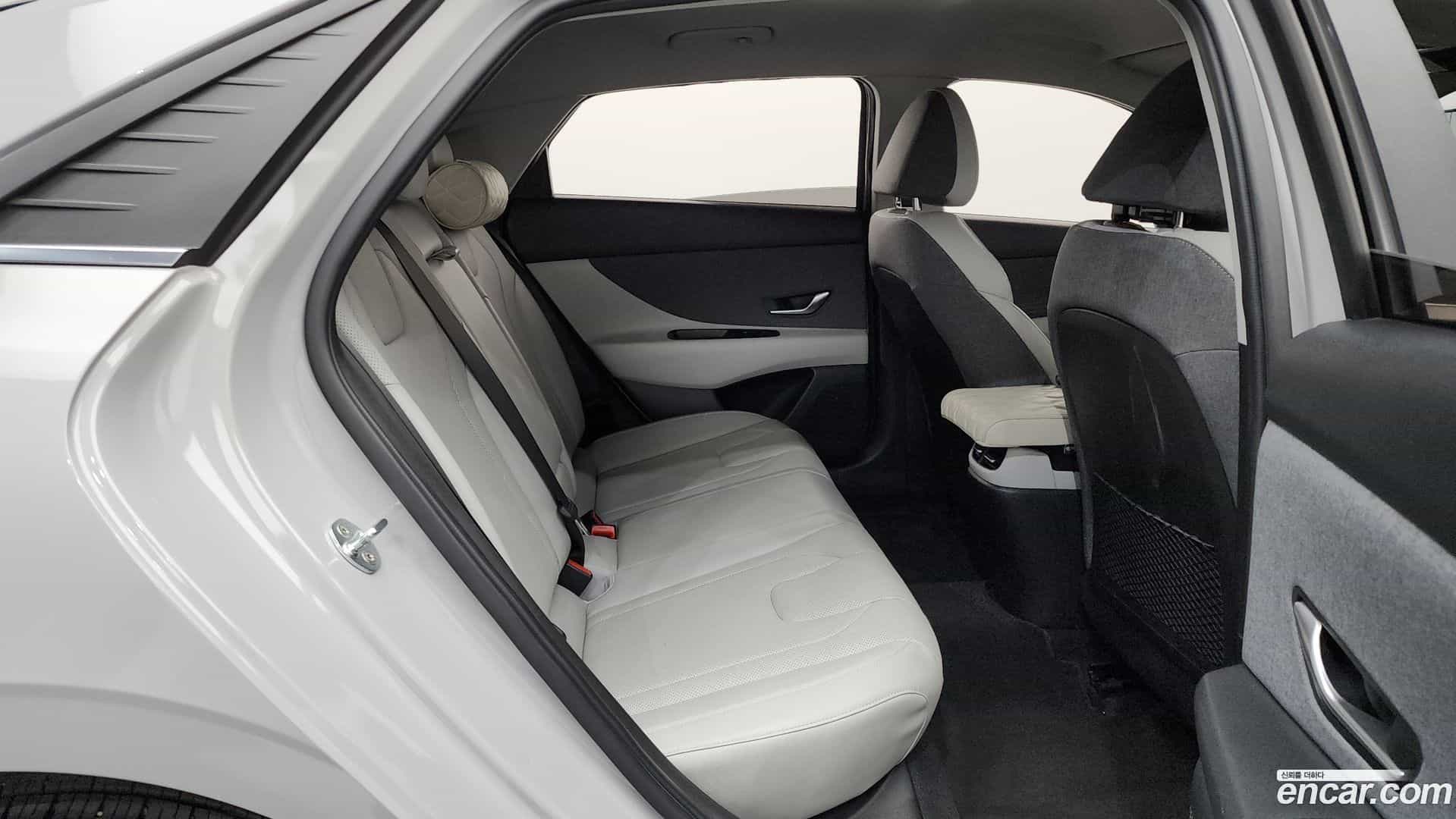 AVANTE Hyundai 2020.5-OPTION-015