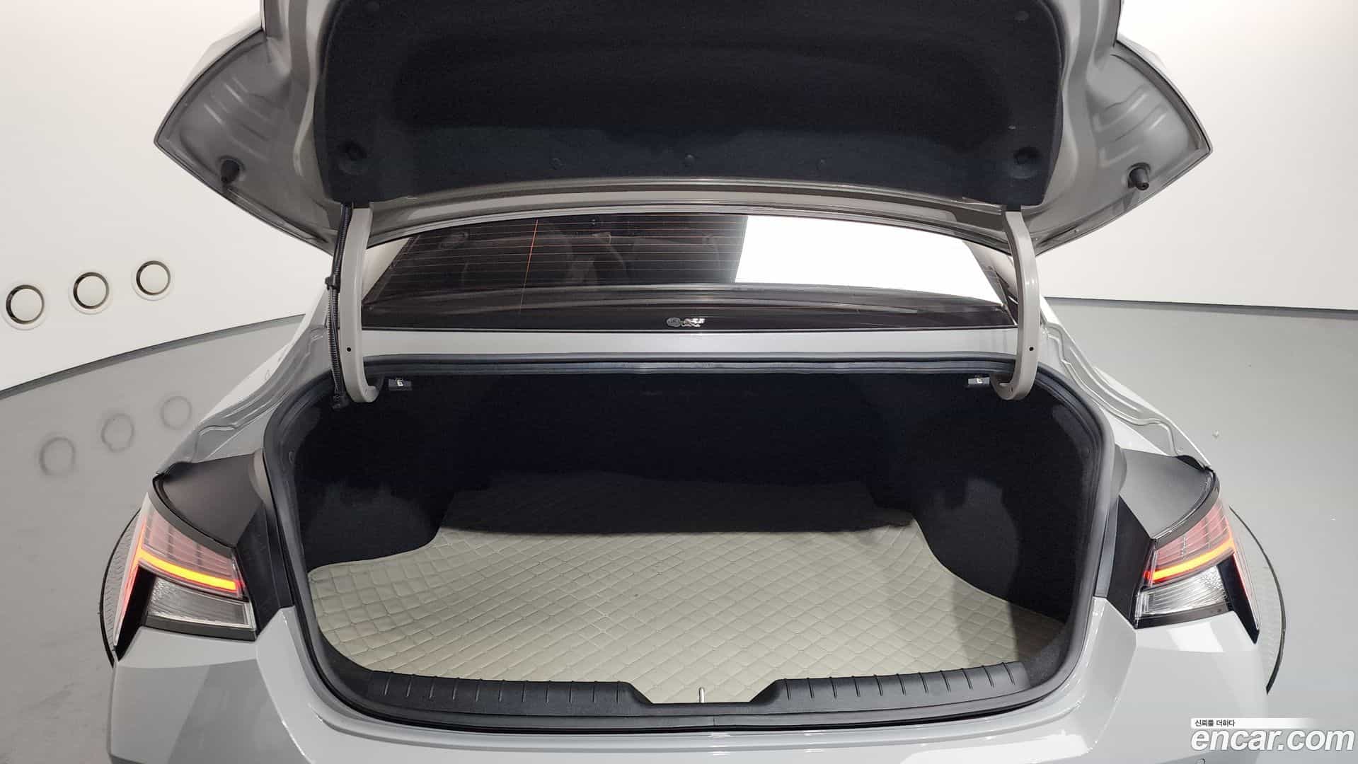 AVANTE Hyundai 2020.5-OPTION-022