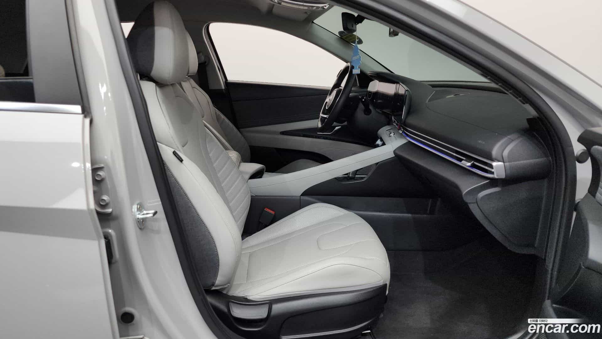 AVANTE Hyundai 2020.5-INNER-036