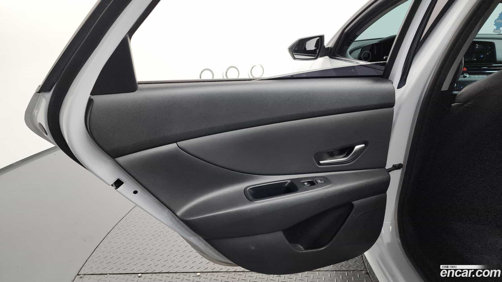 AVANTE Hyundai 2020.11-INNER-035