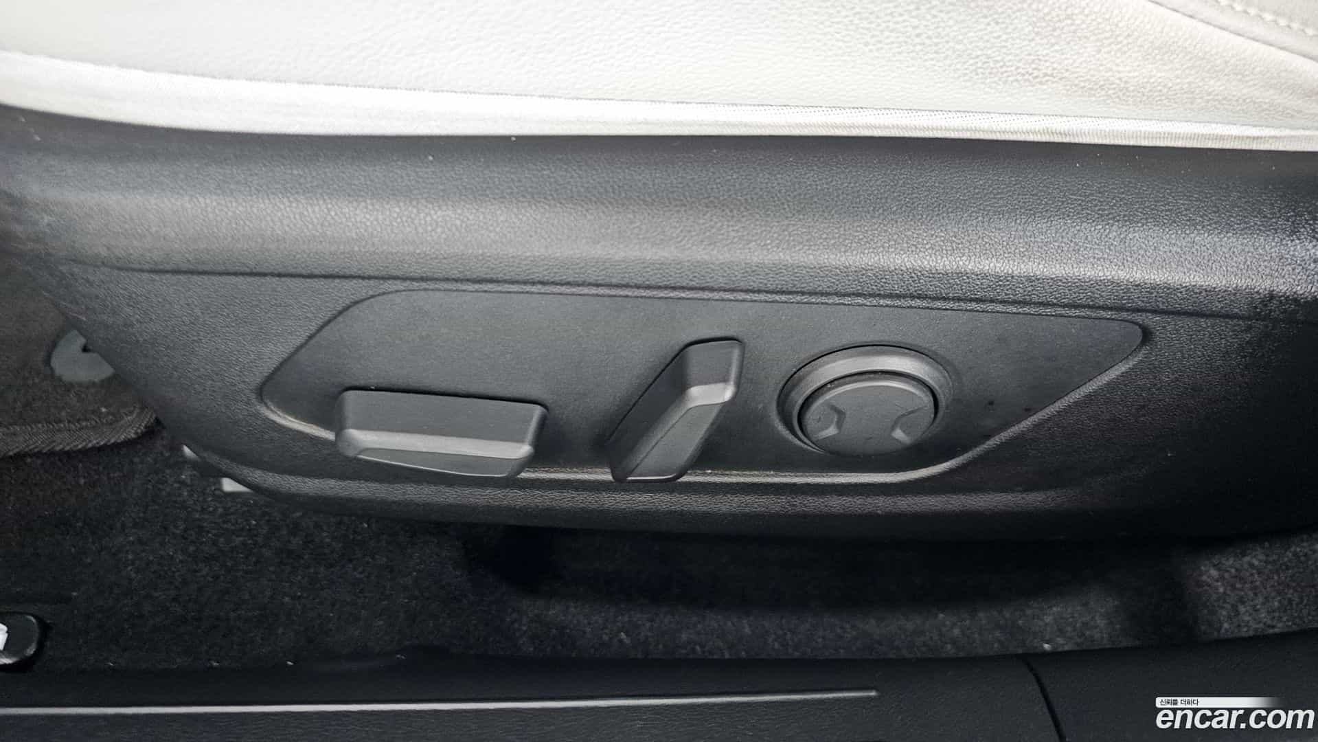 AVANTE Hyundai 2021.2-OPTION-044