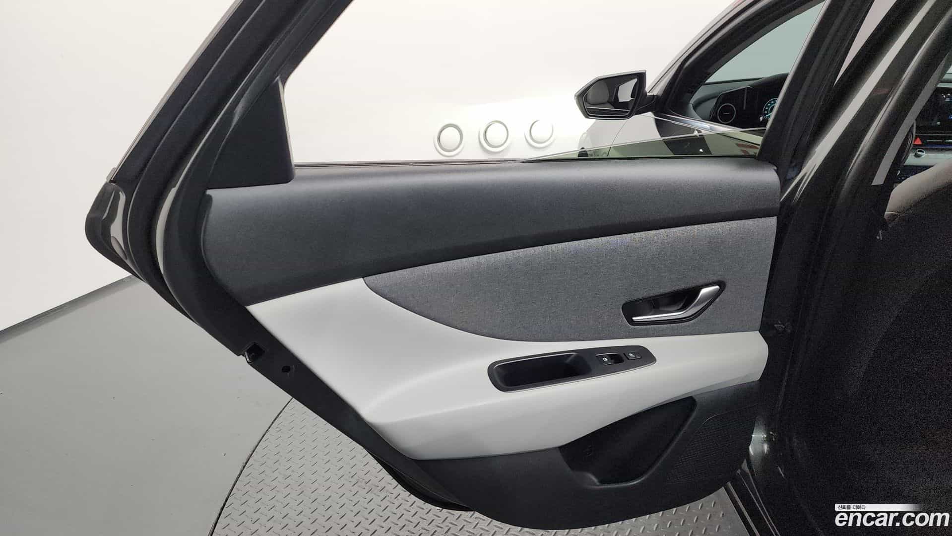 AVANTE Hyundai 2020.4-INNER-035