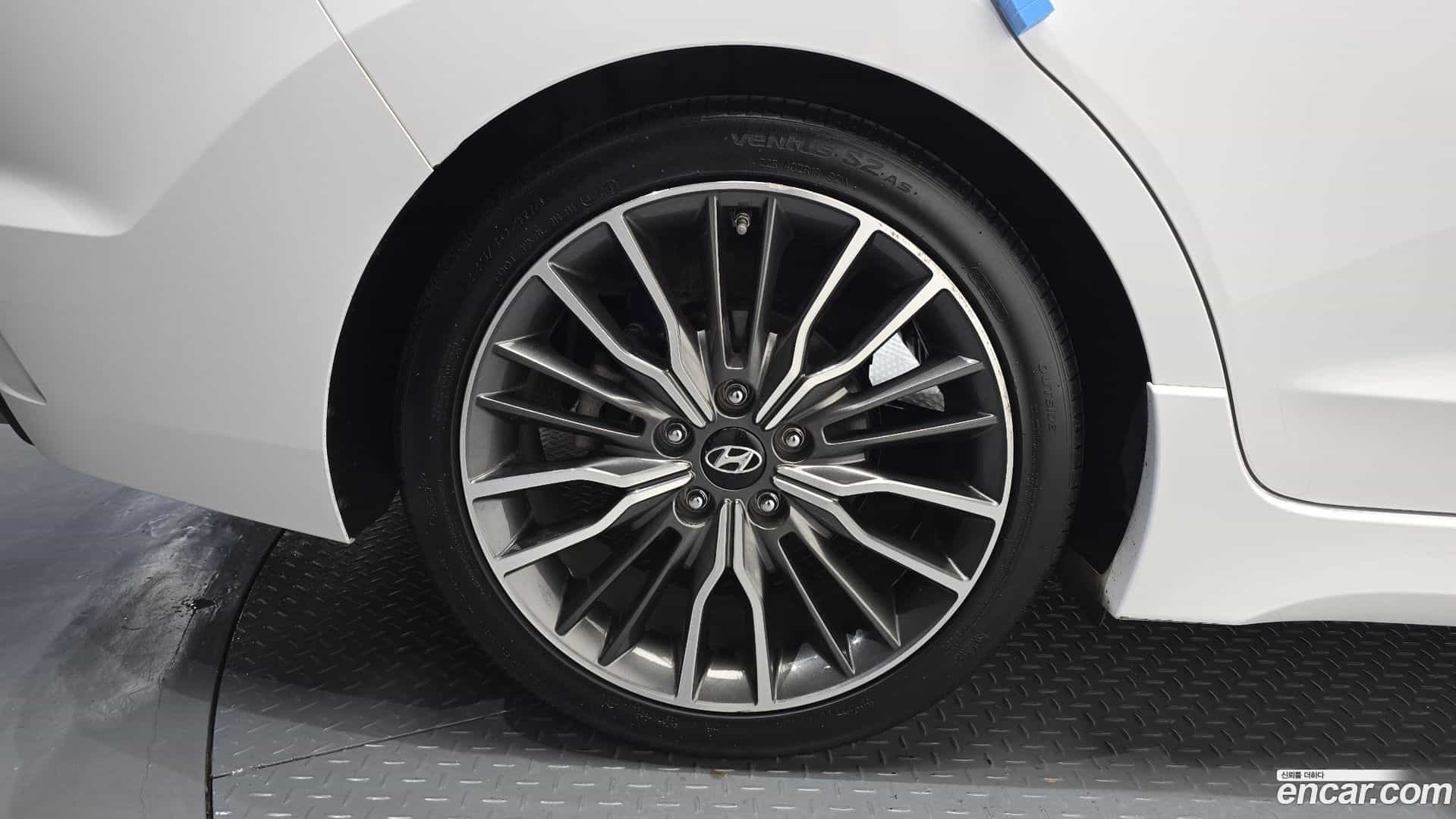 AVANTE Hyundai 2017.5-OUTER-005