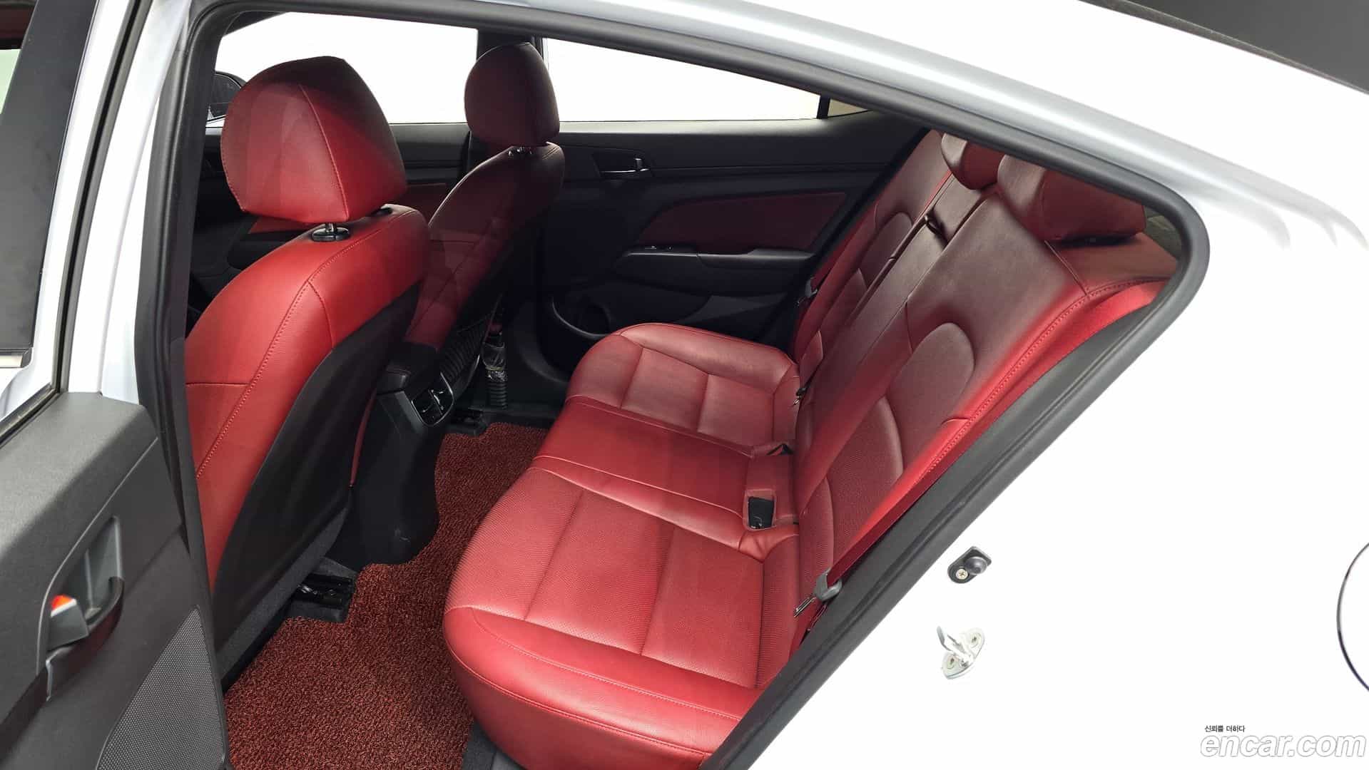 AVANTE Hyundai 2017.5-OPTION-015