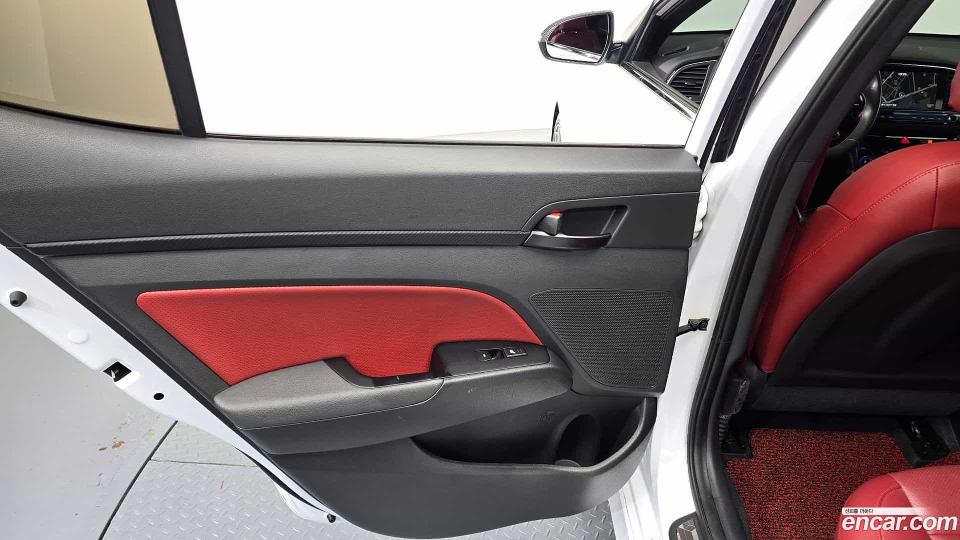 AVANTE Hyundai 2017.5-INNER-035