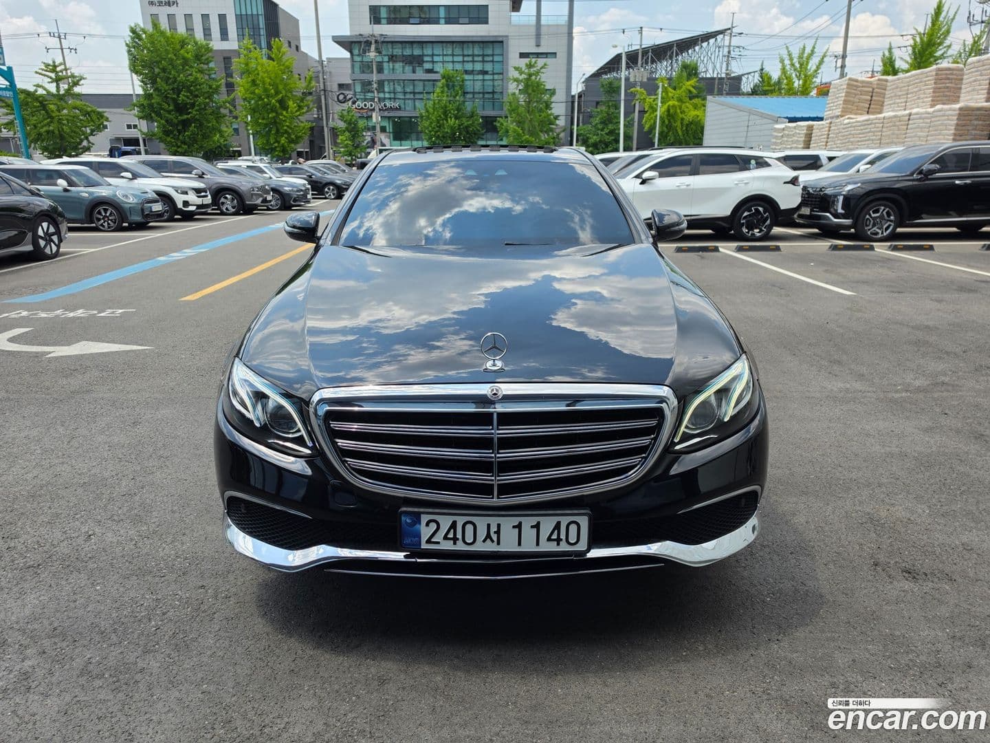 Main__Slider__Photo:E-Class Mercedes-Benz 2017.8-0