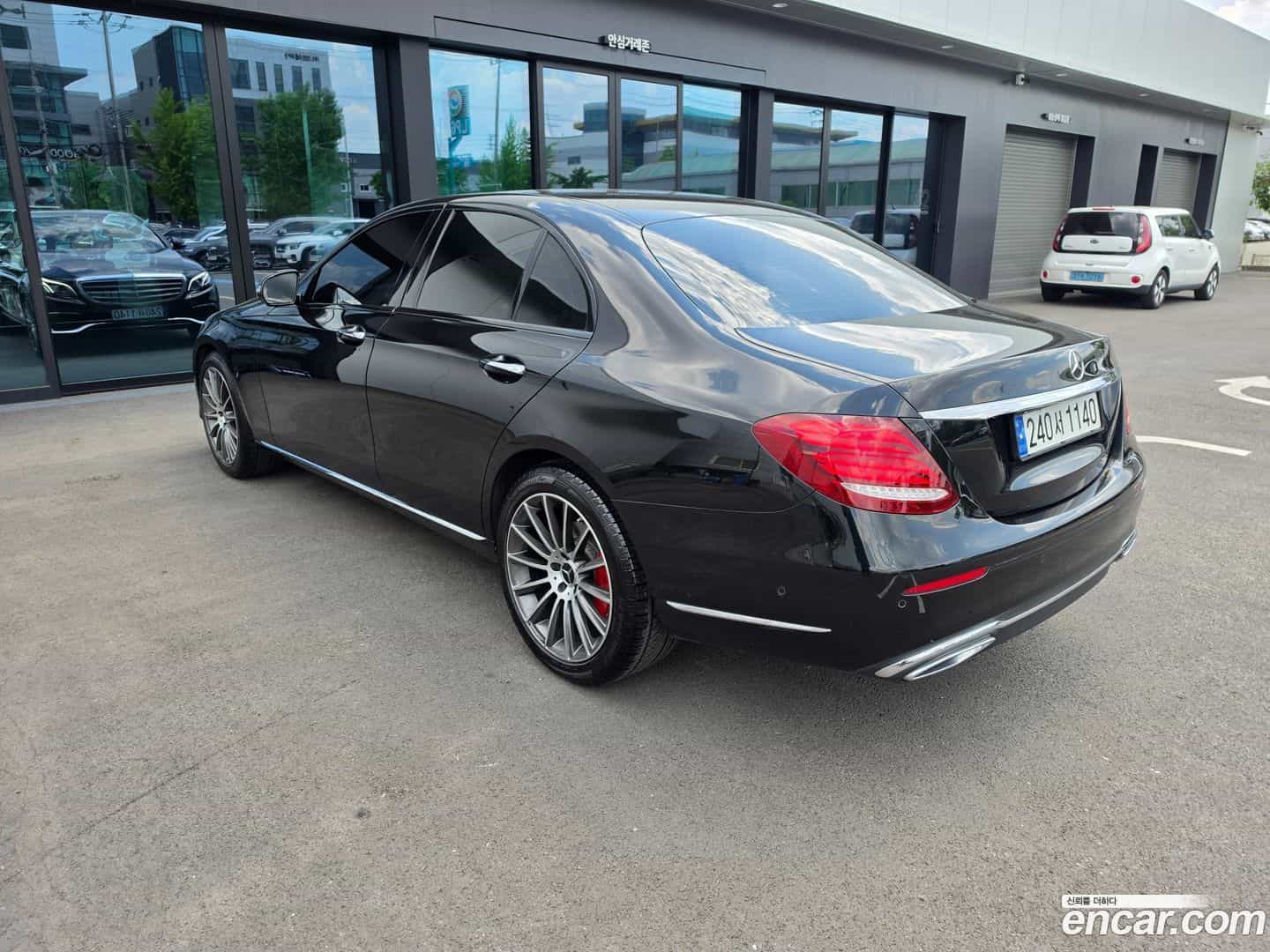 E-Class Mercedes-Benz 2017.8-OUTER-004