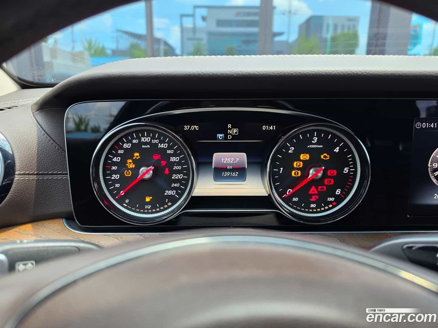 E-Class Mercedes-Benz 2017.8-INNER-008