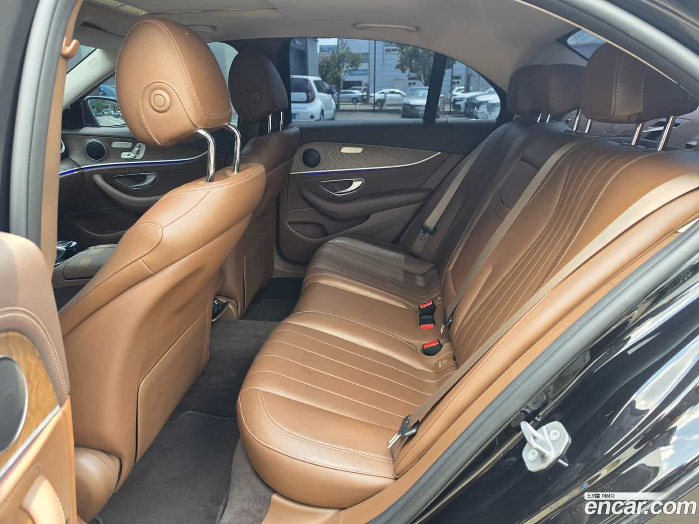 E-Class Mercedes-Benz 2017.8-OPTION-023