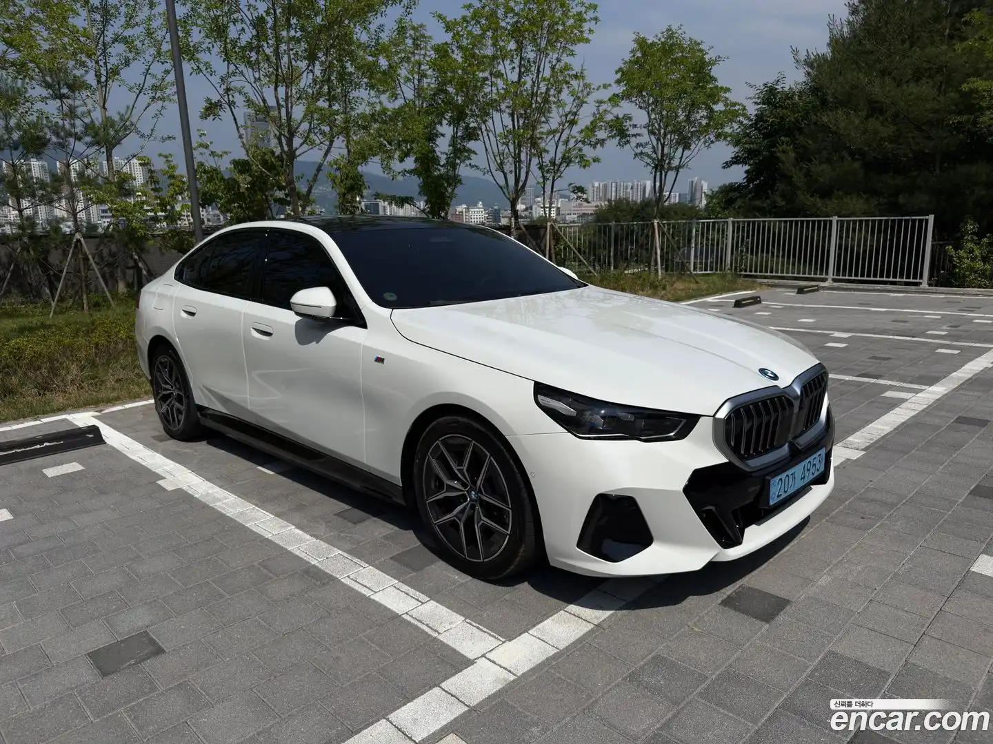i5 BMW 2024.2-OUTER-001