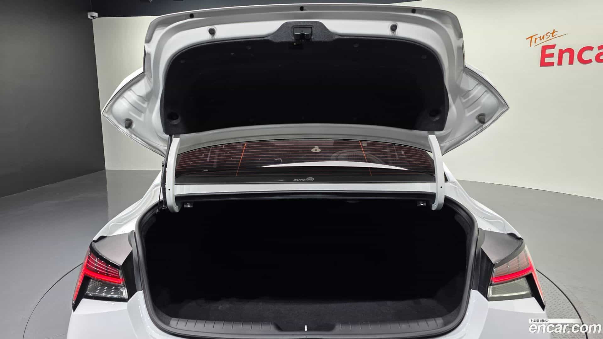 AVANTE Hyundai 2022.4-OPTION-044