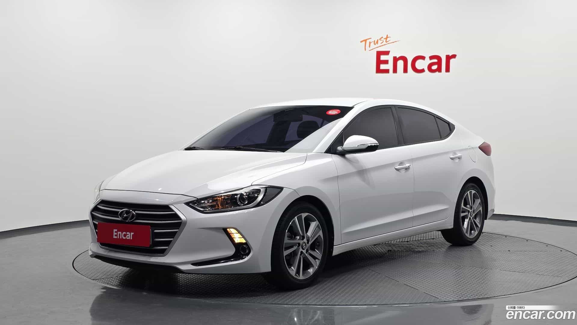 AVANTE Hyundai 2017.6-OUTER-001