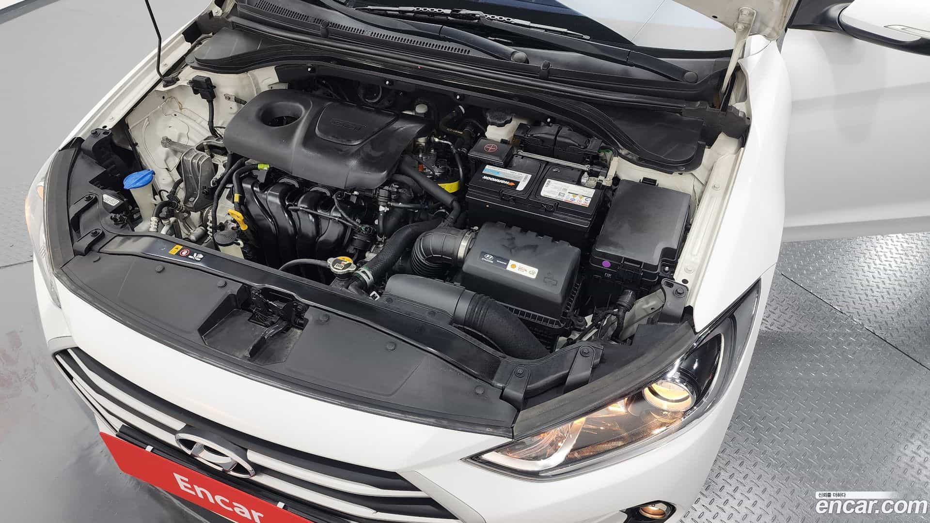 AVANTE Hyundai 2017.6-OUTER-006