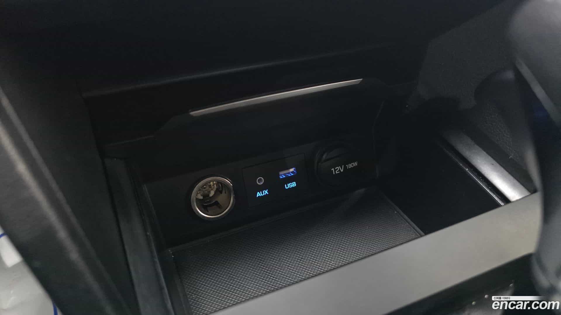 AVANTE Hyundai 2017.6-OPTION-017