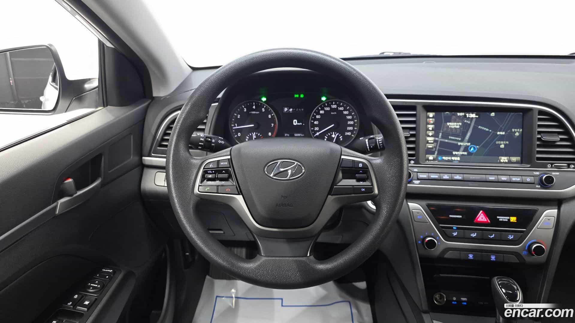 AVANTE Hyundai 2017.6-OPTION-019