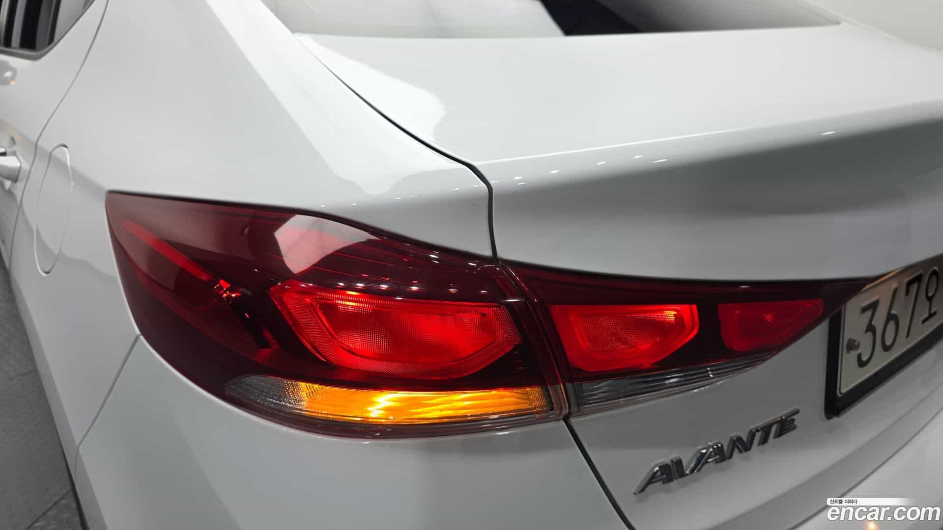 AVANTE Hyundai 2017.6-OUTER-033
