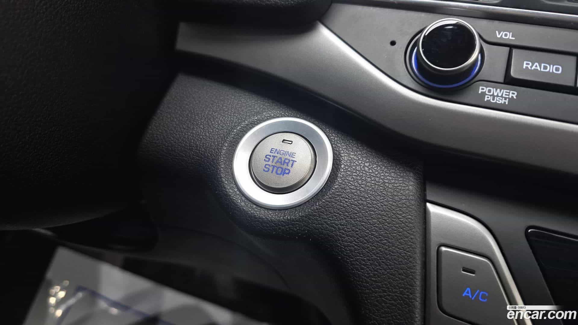 AVANTE Hyundai 2017.6-OPTION-040