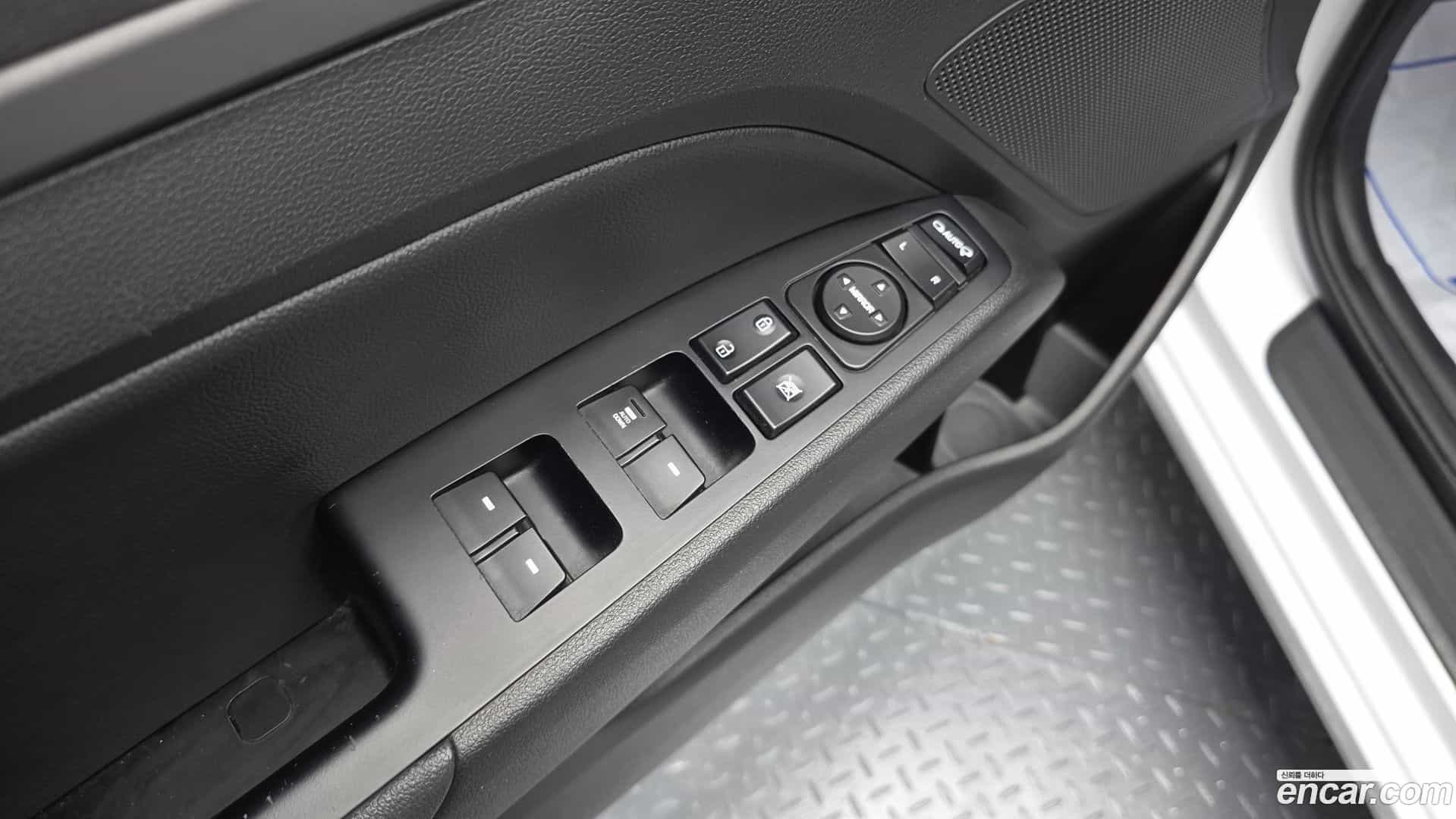 AVANTE Hyundai 2017.6-OPTION-041