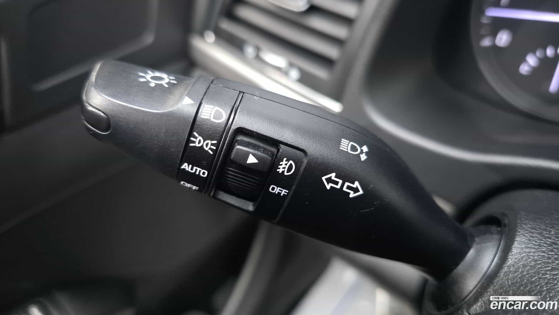 AVANTE Hyundai 2017.6-OPTION-042
