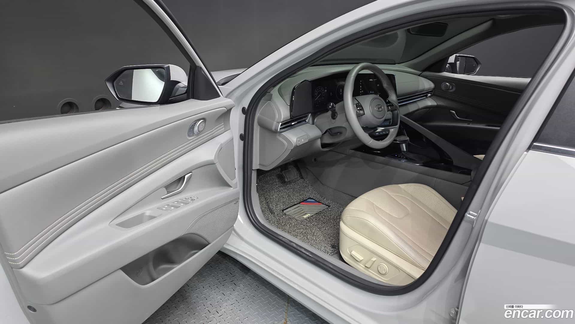 AVANTE Hyundai 2025.0-INNER-010