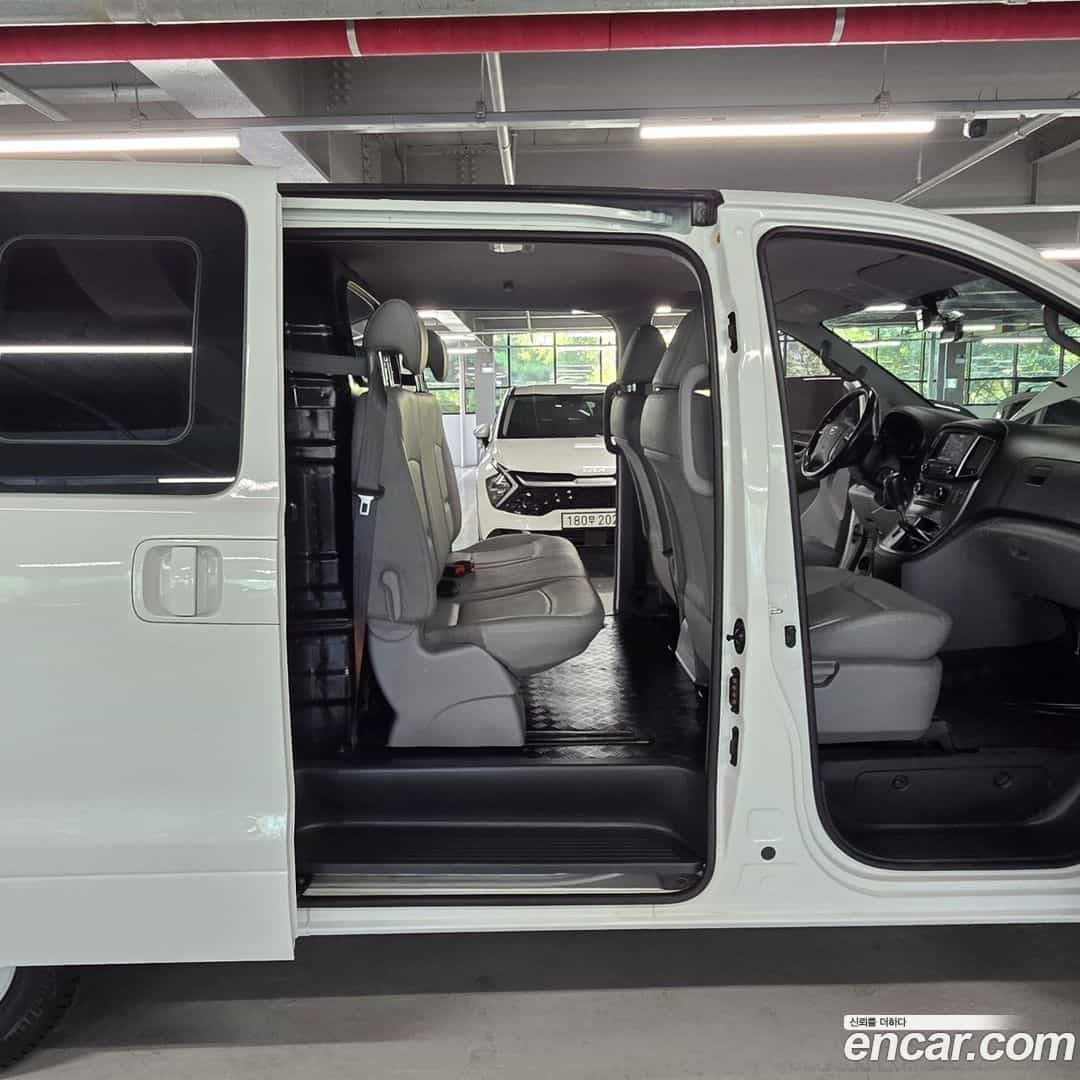 Starex Hyundai 2018.9-INNER-010