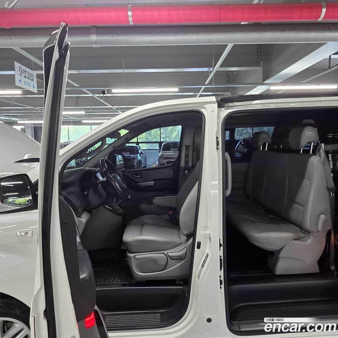 Starex Hyundai 2018.9-OPTION-015