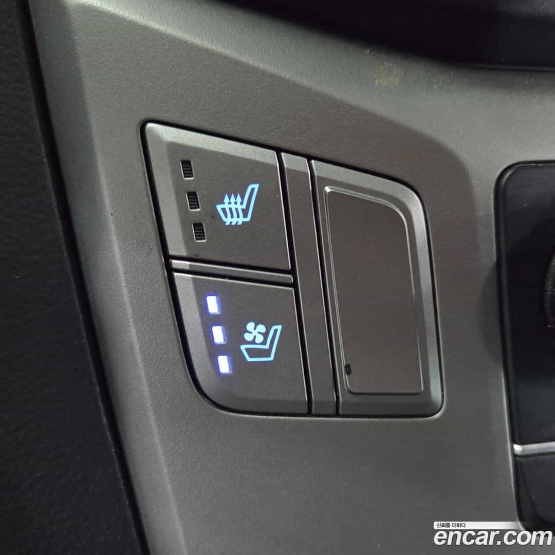 Starex Hyundai 2018.9-OPTION-020