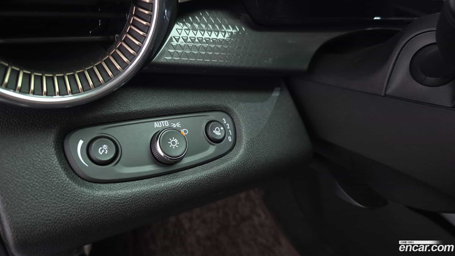 Trax Chevrolet 2023.9-OPTION-024