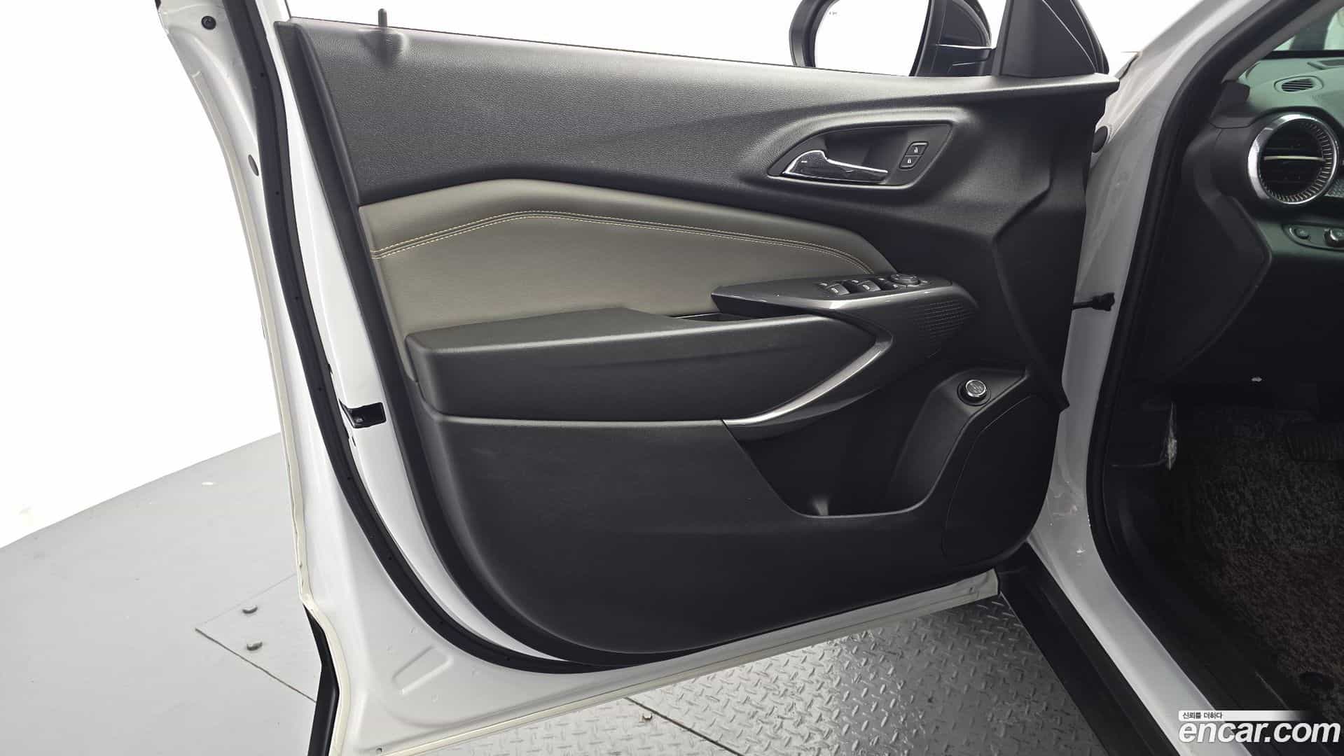 Trax Chevrolet 2023.9-INNER-034