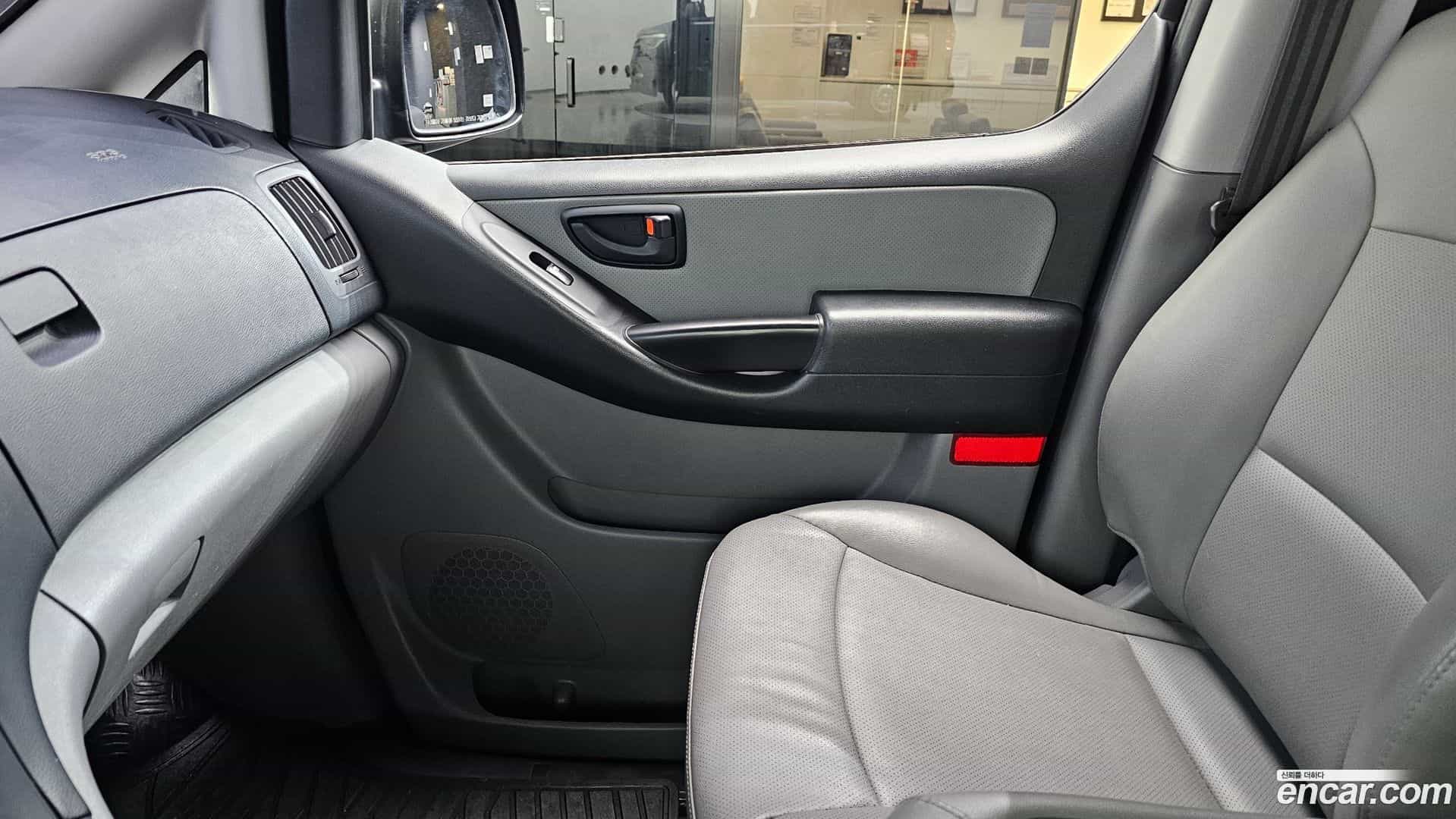Starex Hyundai 2019.6-INNER-035