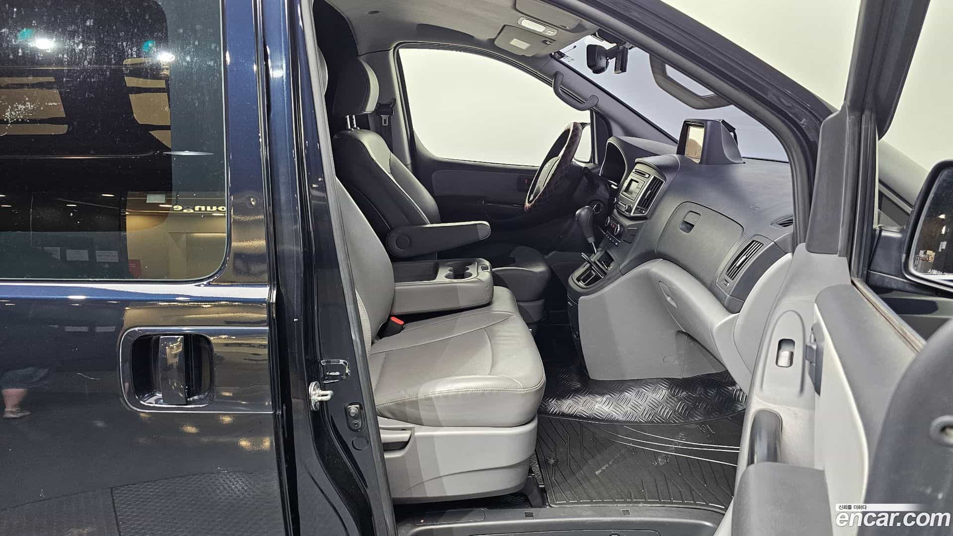 Starex Hyundai 2019.6-INNER-036