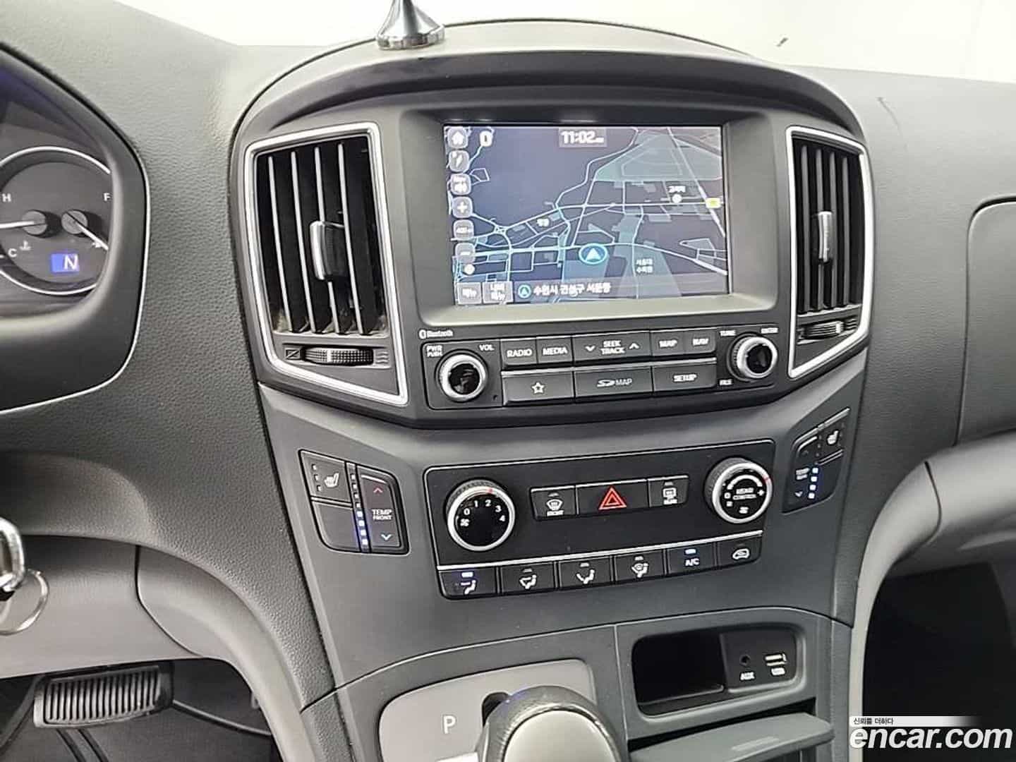 Starex Hyundai 2018.1-INNER-010