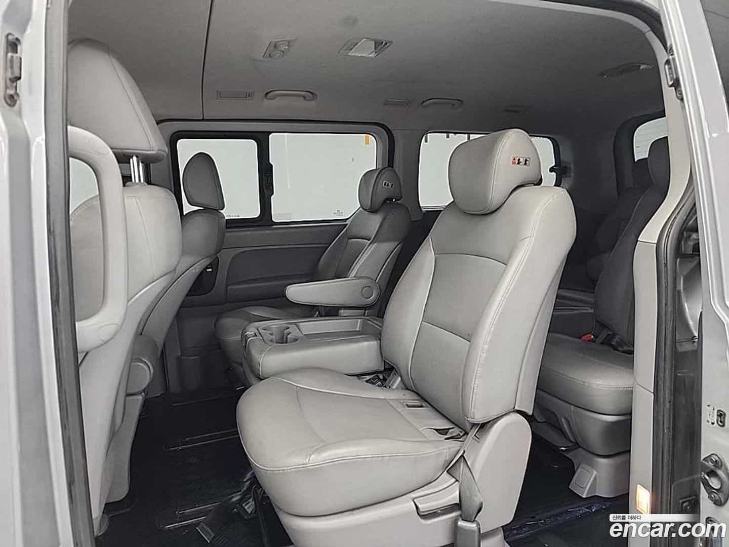 Starex Hyundai 2018.1-OPTION-016