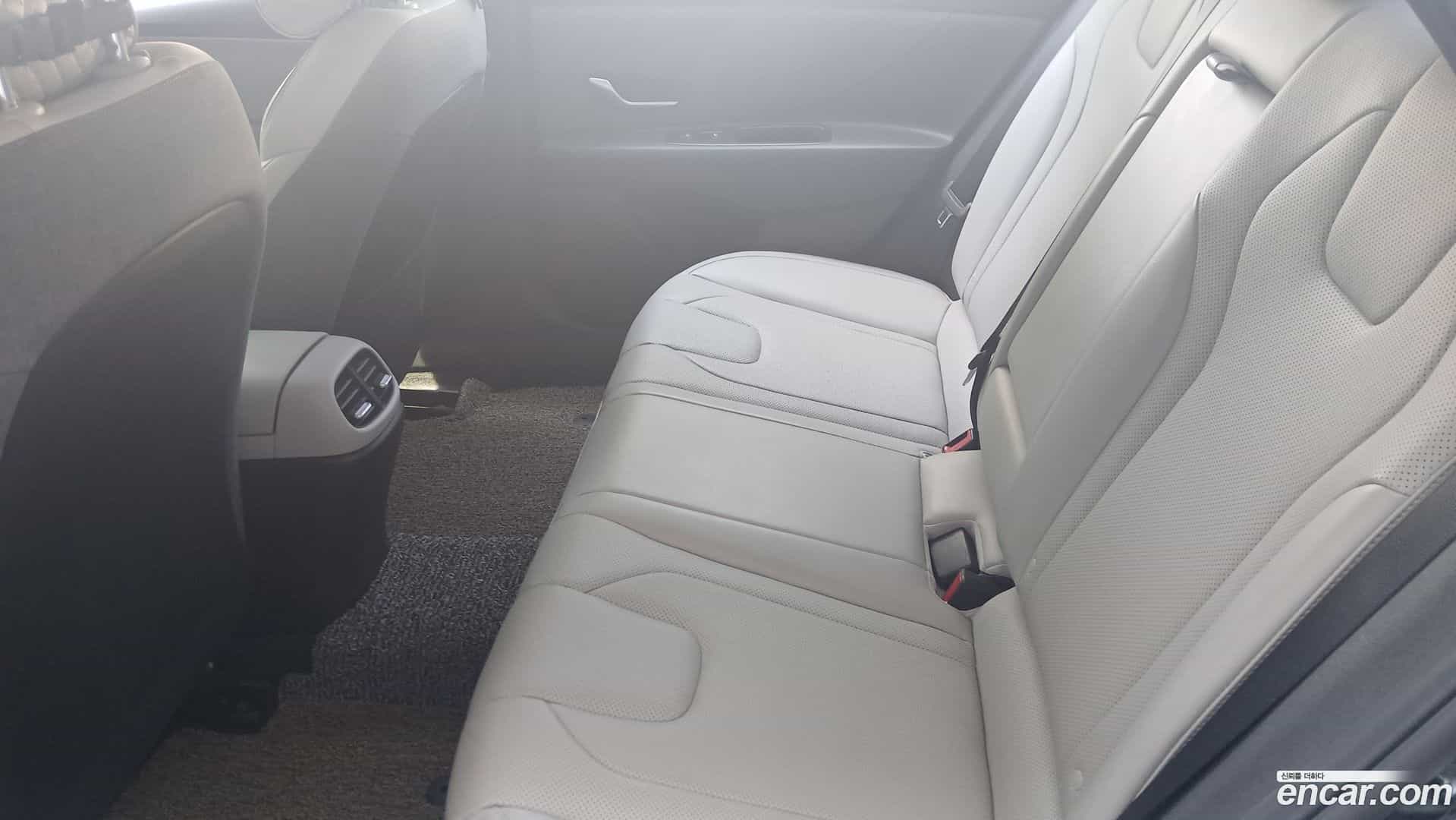 AVANTE Hyundai 2021.2-OPTION-016