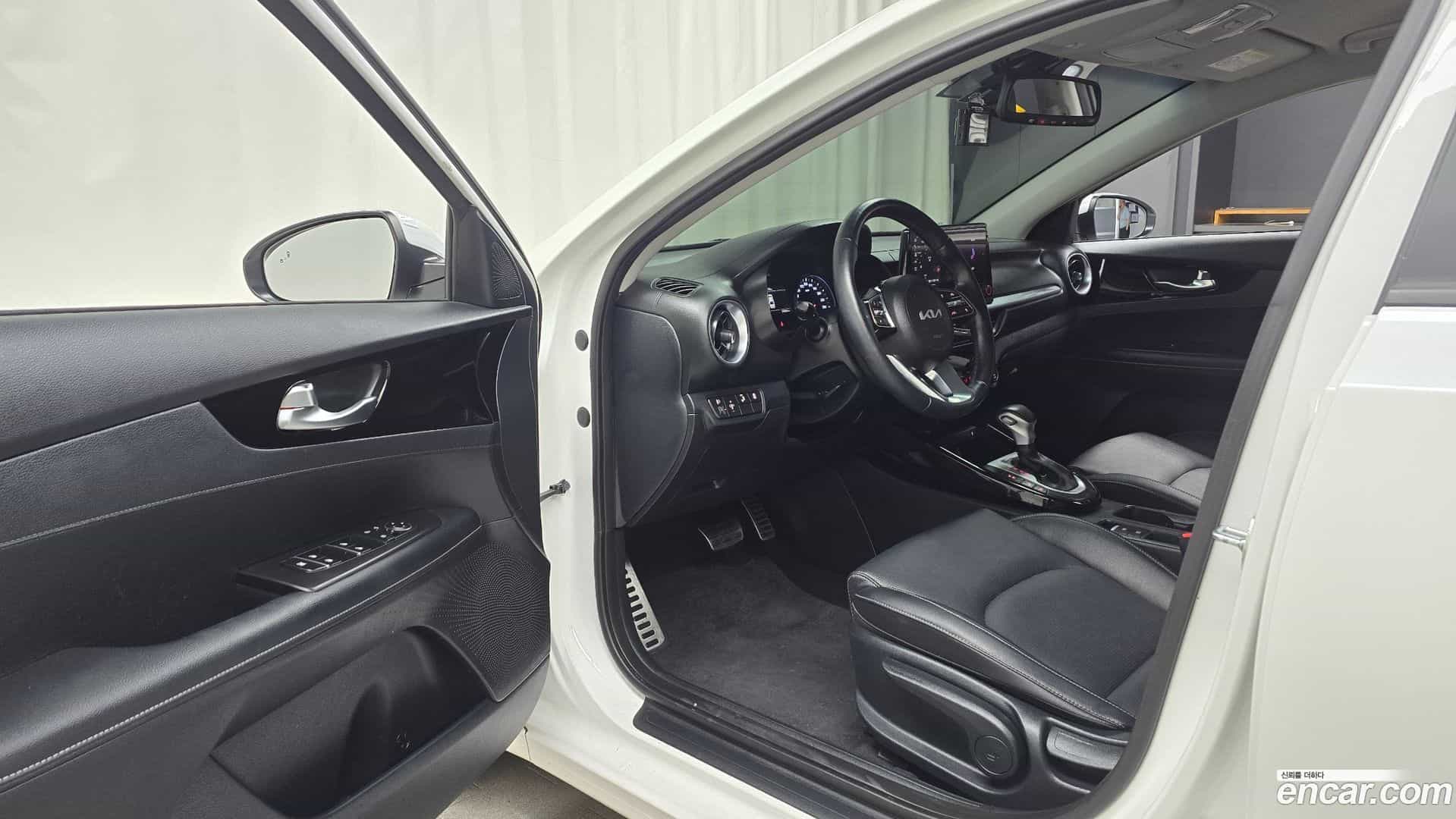 K3 Kia 2023.10-INNER-010