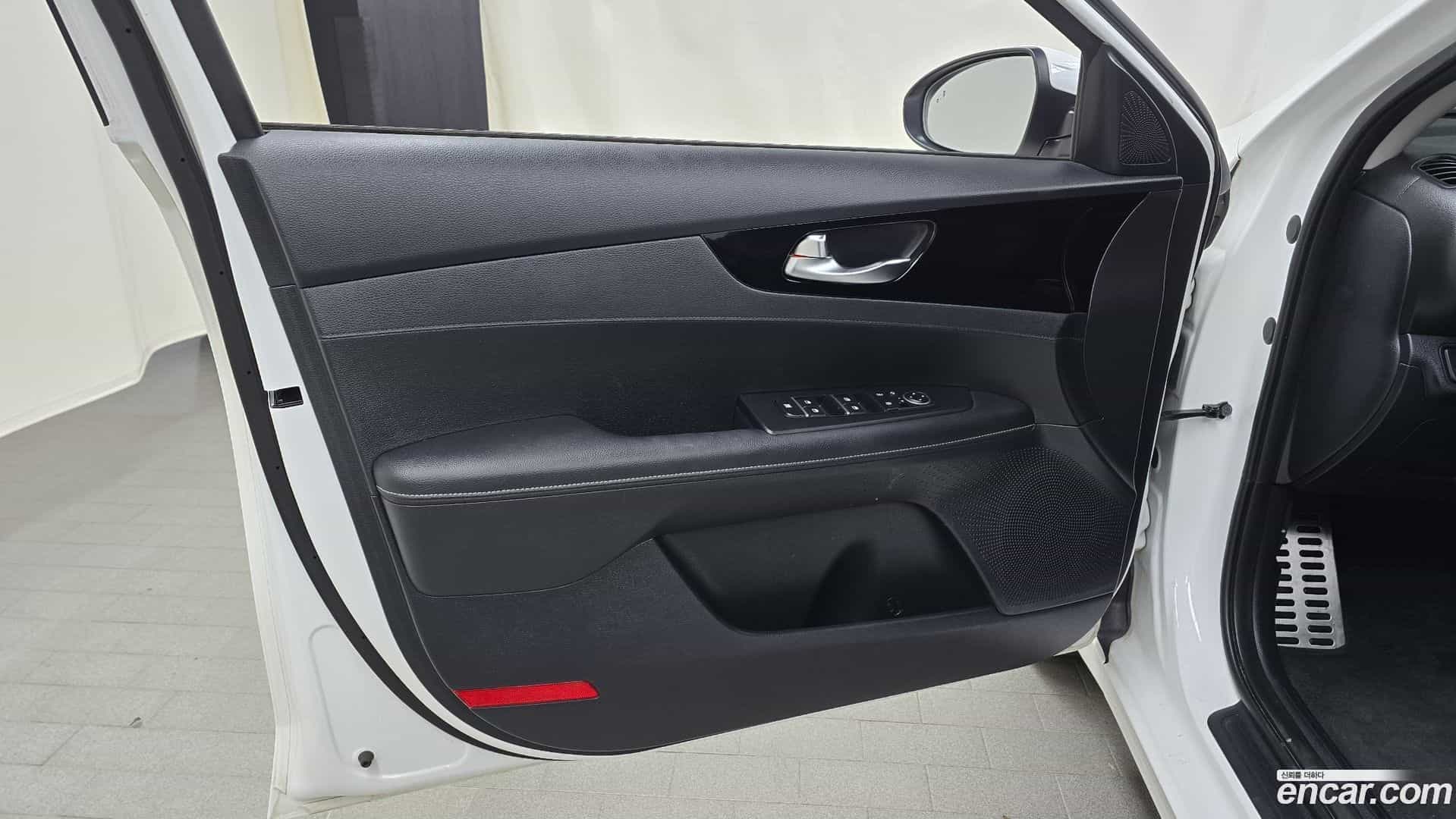 K3 Kia 2023.10-INNER-034