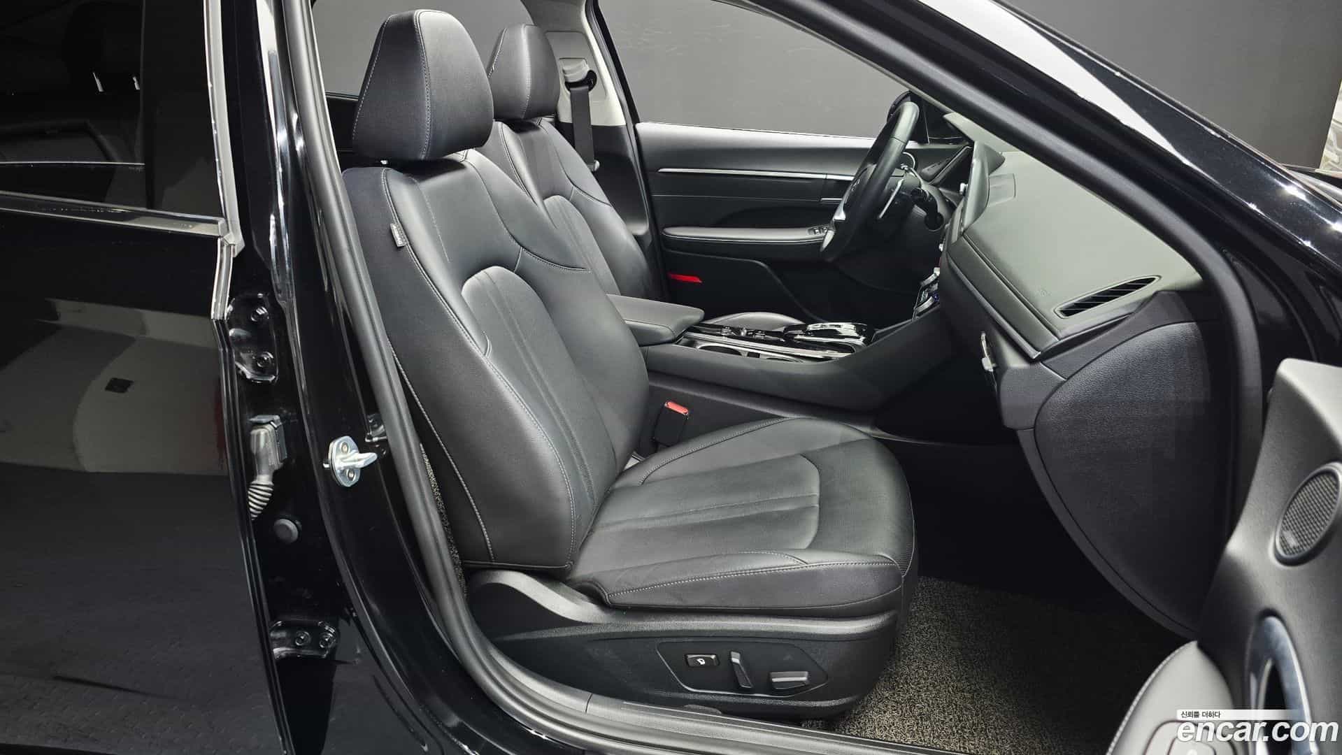 Sonata Hyundai 2019.4-OPTION-016