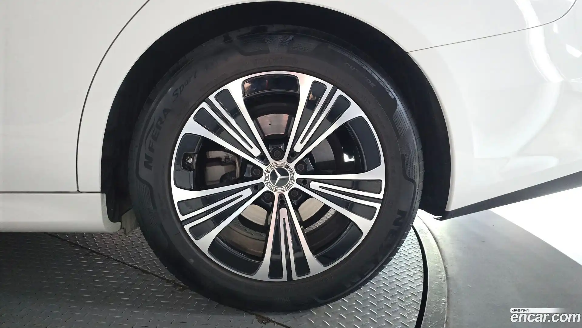 E-Class Mercedes-Benz 2024.5-OUTER-031