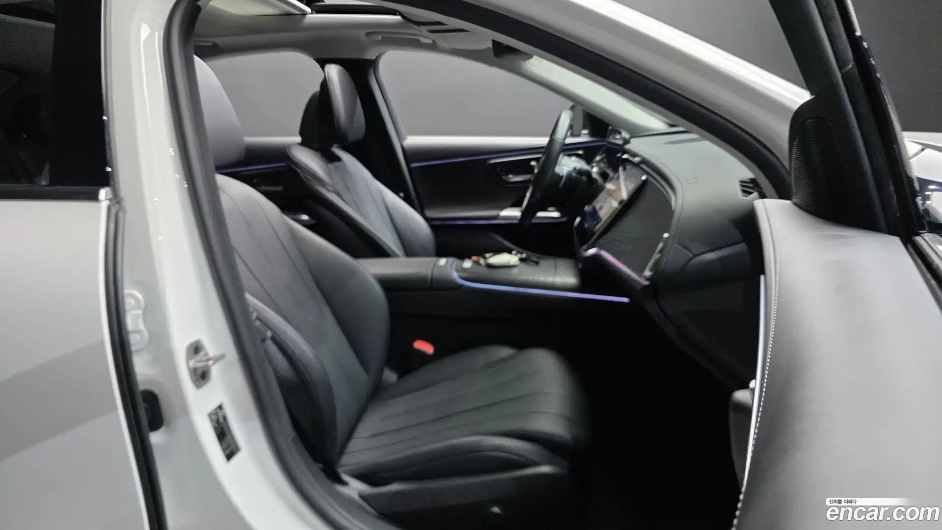 E-Class Mercedes-Benz 2024.5-INNER-036