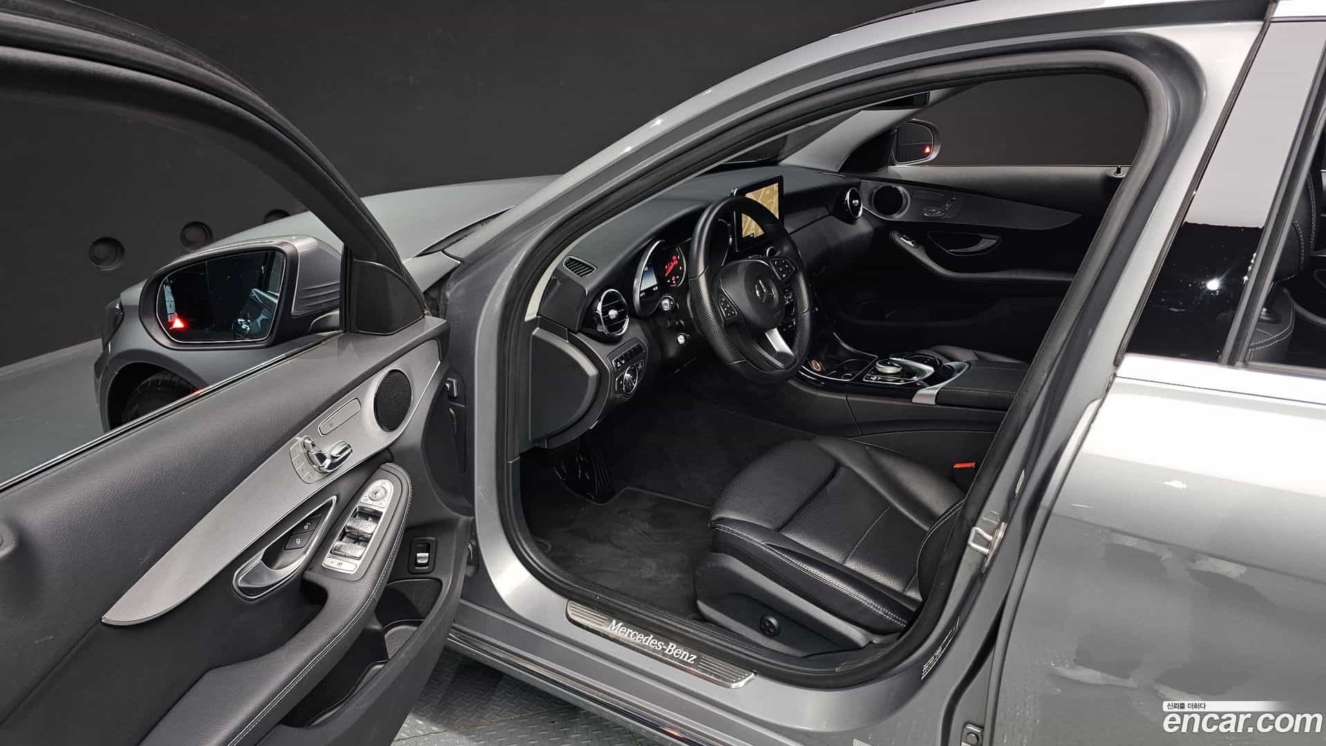 C-Class Mercedes-Benz 2016.7-INNER-010