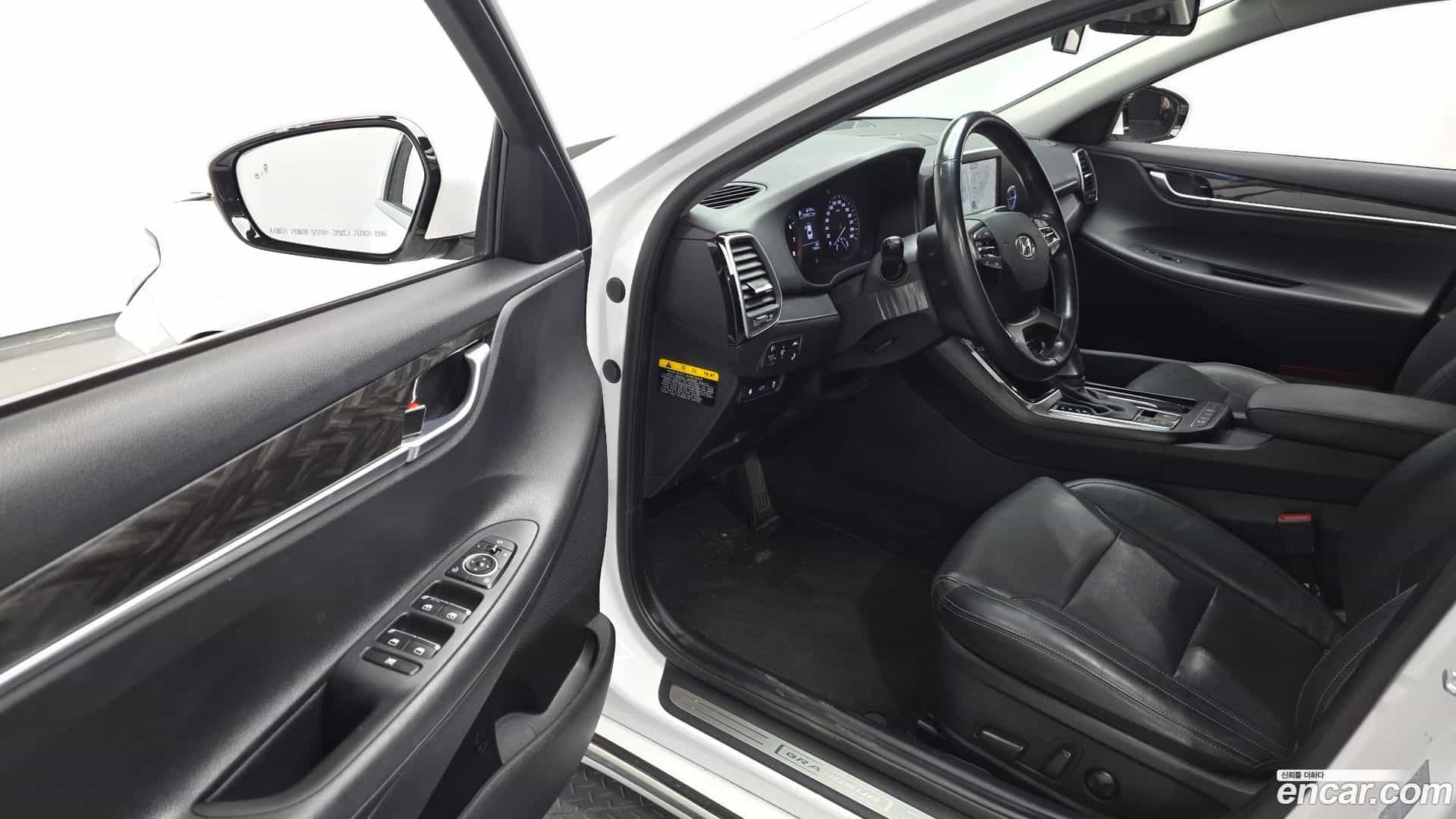 Grandeur Hyundai 2019.4-INNER-010